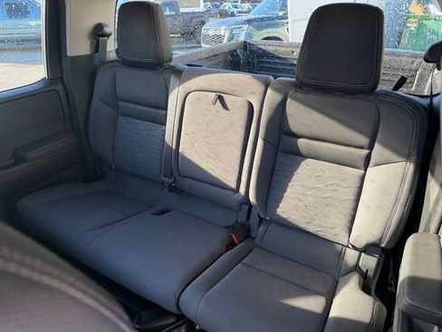 Used 2022 Nissan Frontier SV image 19