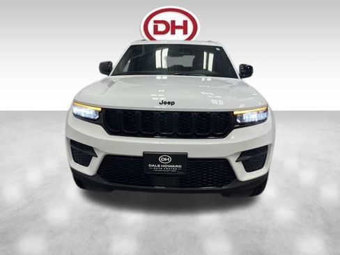New 2025 Jeep Grand Cherokee Altitude AWD/4WD image 6