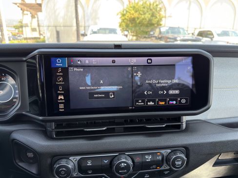 Used 2025 Jeep Wrangler Sport AWD/4WD image 23