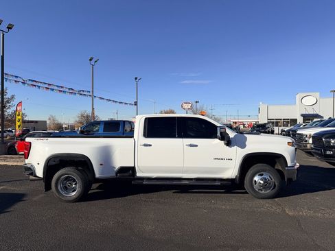 Used 2022 Chevrolet Silverado 3500 LTZ w/ LTZ Convenience Package image 3