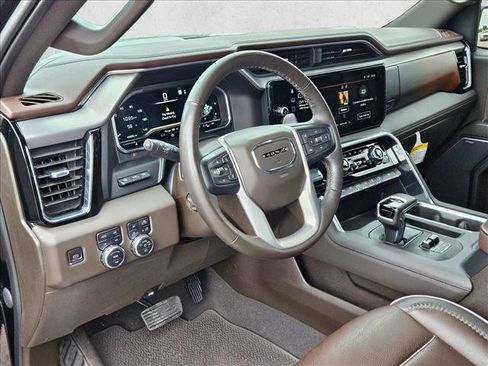 Used 2023 GMC Sierra 1500 Denali w/ Denali Reserve Package AWD/4WD image 9