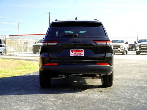 New 2025 Jeep Grand Cherokee L Altitude image 7