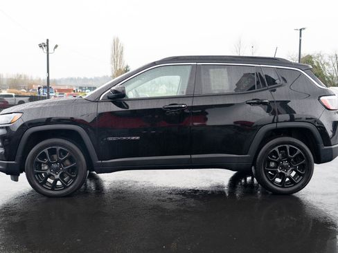 Used 2022 Jeep Compass Latitude AWD/4WD image 14
