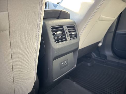 Used 2021 Nissan Rogue SV image 29