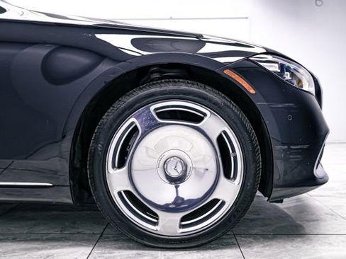 Used 2024 Mercedes-Benz Maybach S 580 4MATIC image 36