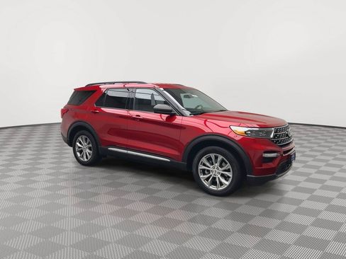 Certified 2020 Ford Explorer XLT w/ Equipment Group 202A AWD/4WD image 43