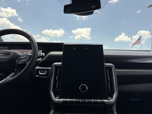 New 2026 GMC Yukon Elevation AWD/4WD image 25