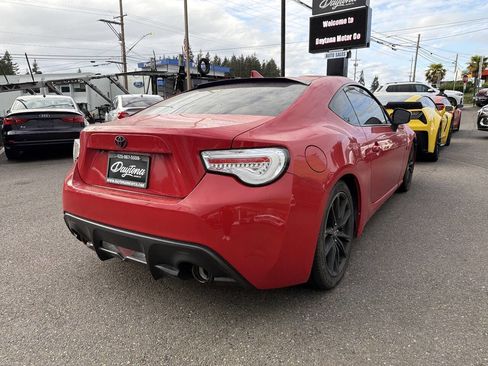 Used 2017 Toyota 86 RWD image 3