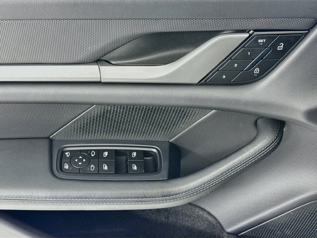 Certified 2025 Porsche Taycan RWD image 11