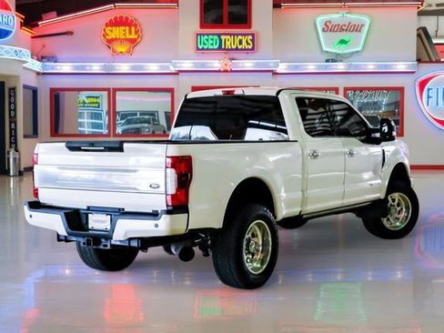 Used 2017 Ford F250 Platinum w/ Platinum Ultimate Package image 3