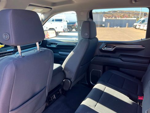 Used 2023 Chevrolet Silverado 1500 LT image 20