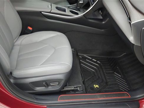 Used 2021 Toyota Avalon XLE w/ Carpet Mat Package (TMS) image 38