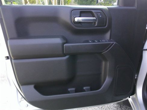 Used 2022 Chevrolet Silverado 1500 Custom Trail Boss w/ LPO, Dark Essentials Package AWD/4WD image 9