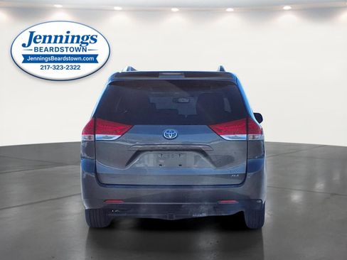 Used 2011 Toyota Sienna XLE image 26