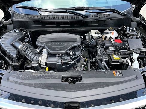 Certified 2025 Cadillac XT6 Premium Luxury w/ Platinum Package AWD/4WD image 9