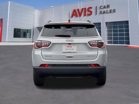 Used 2025 Jeep Compass Limited image 7