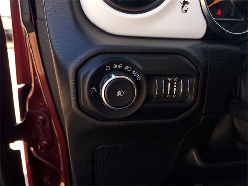 Used 2021 Jeep Wrangler Unlimited Islander image 15