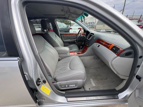 Used 2005 Lexus LS 430 RWD image 41