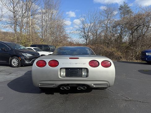 Used 2004 Chevrolet Corvette Coupe image 6