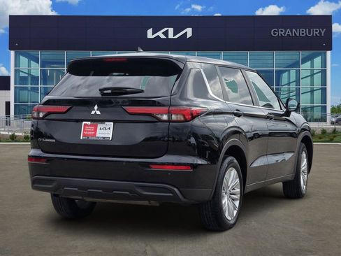 Used 2024 Mitsubishi Outlander ES FWD image 5