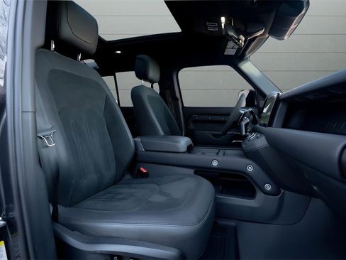 Used 2023 Land Rover Defender 110 V8 image 37