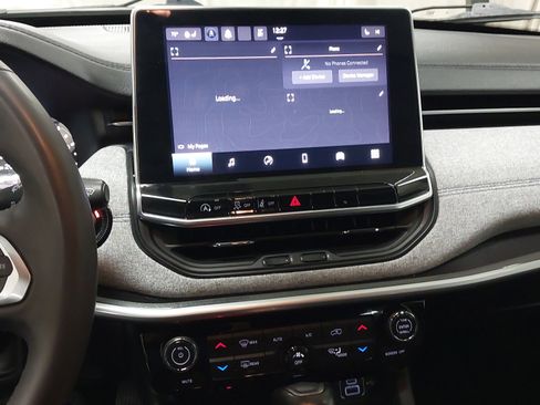 Used 2023 Jeep Compass Latitude w/ Convenience Group image 20