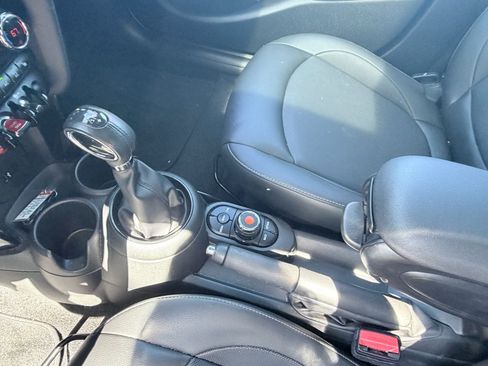 Used 2019 MINI Cooper 4-Door Hardtop FWD image 14