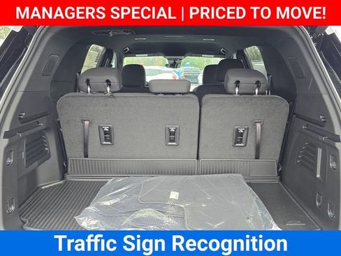 New 2026 Chevrolet Traverse LT w/ Driver Confidence Package image 20
