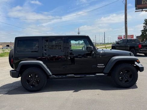 Used 2015 Jeep Wrangler Unlimited Sport w/ Quick Order Package 24S AWD/4WD image 32