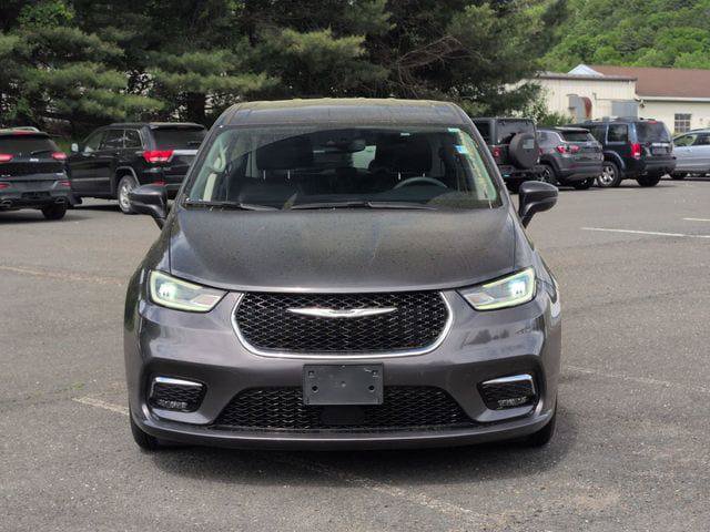 Certified 2023 Chrysler Pacifica Touring-L FWD image 2