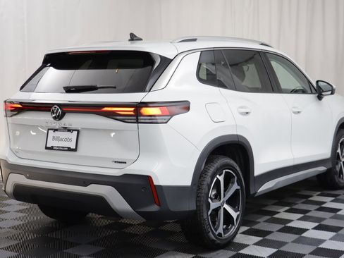 New 2026 Volkswagen Tiguan SE image 16