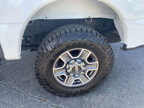 Certified 2024 Ford F250 Lariat image 38