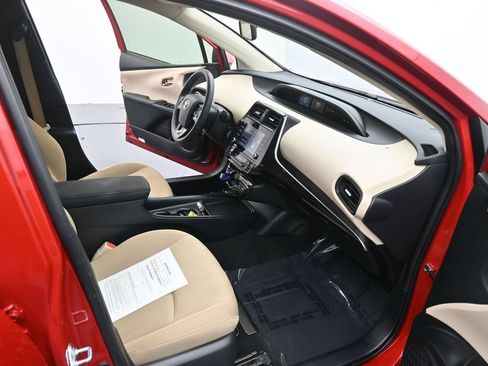 Used 2021 Toyota Prius LE FWD image 19