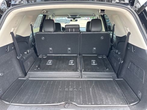Used 2024 Nissan Pathfinder SL w/ Cargo Package image 17