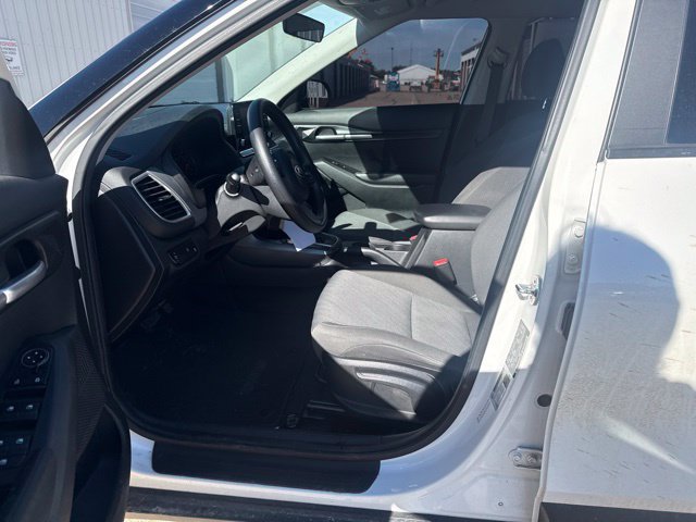 Used 2021 Kia Seltos LX AWD/4WD image 3