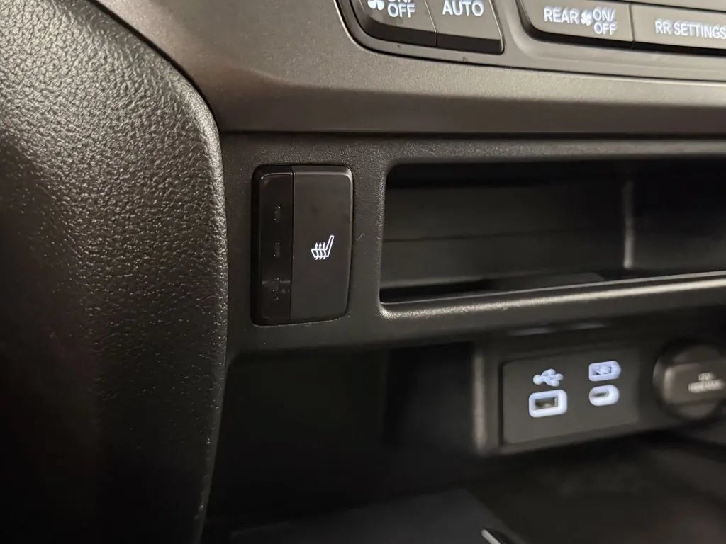 Used 2025 Honda Passport EX-L image 26