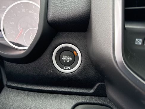 New 2026 RAM 1500 4x4 Crew Cab image 16