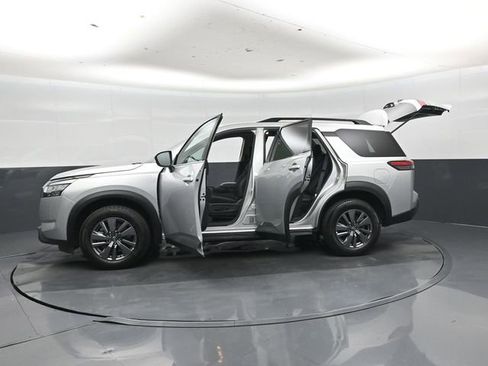 Used 2024 Nissan Pathfinder SV AWD/4WD image 52