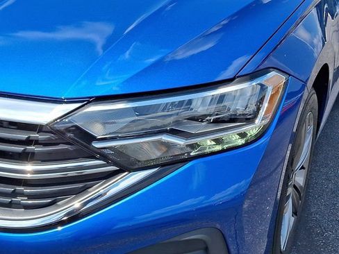 Certified 2023 Volkswagen Jetta SE FWD image 12