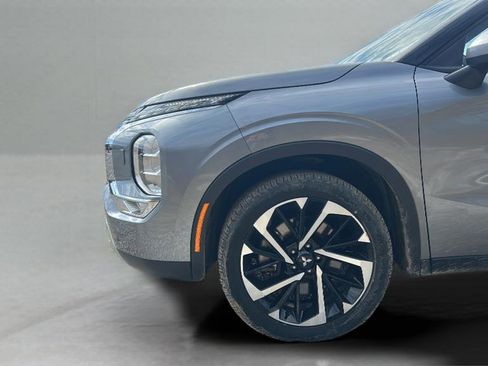 Used 2024 Mitsubishi Outlander SE image 9