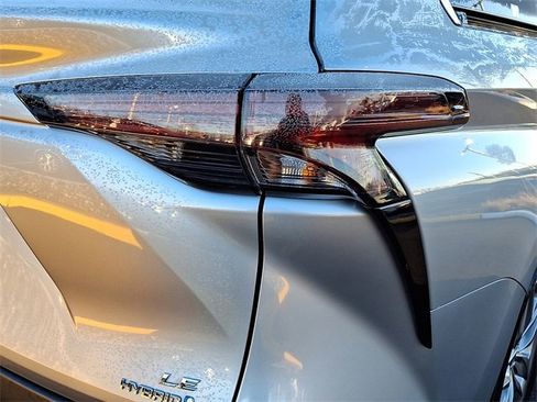 Certified 2024 Toyota Sienna LE image 15