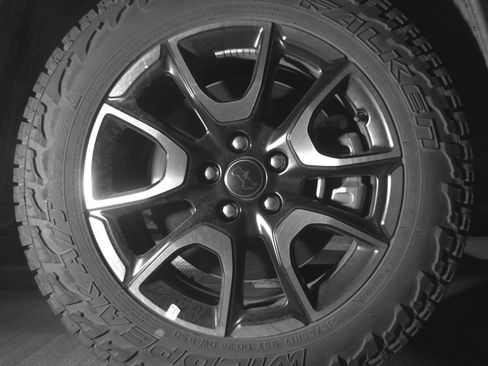 Used 2025 Jeep Compass Trailhawk AWD/4WD image 13