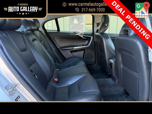 Used 2017 Volvo S60 T5 Inscription image 16
