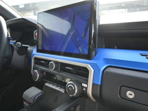 Used 2024 Toyota Tacoma TRD Sport image 44