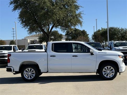 New 2025 Chevrolet Silverado 1500 Custom image 3