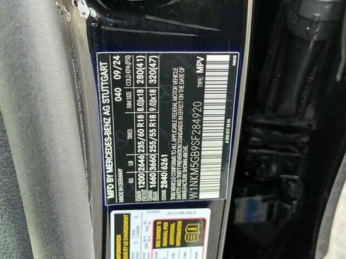 Used 2025 Mercedes-Benz GLC 350e 4MATIC image 37