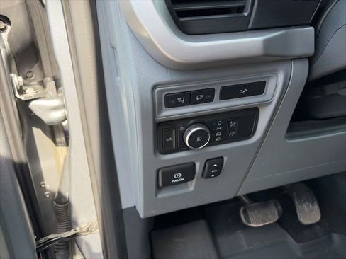 Used 2022 Ford F150 XLT w/ Equipment Group 302A High AWD/4WD image 9