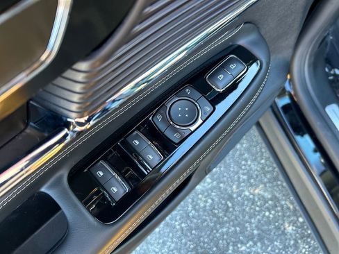 Used 2022 Lincoln Corsair AWD w/ Premium Package image 13