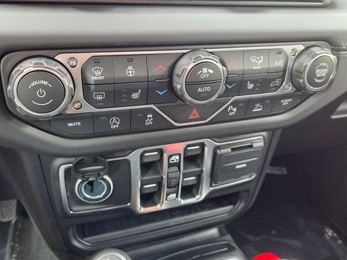 New 2026 Jeep Wrangler Sahara AWD/4WD image 18