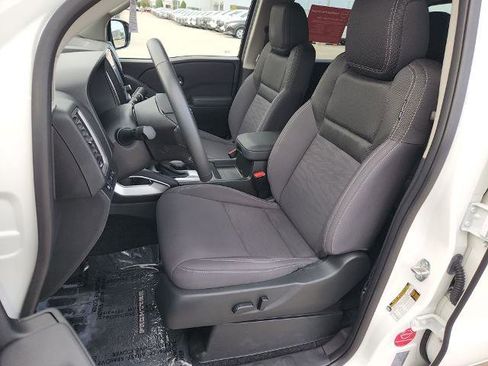 Certified 2024 Nissan Frontier SV w/ SV Convenience Package image 12